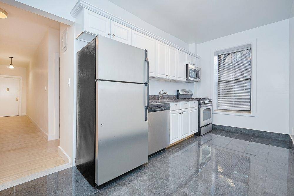 Beautiful fully renovated apartment in prime areaLarge separate kitchen will fit a tableLots of custom cabinets and s s appliances including a dishwasherSpacious living room is a great space for ...