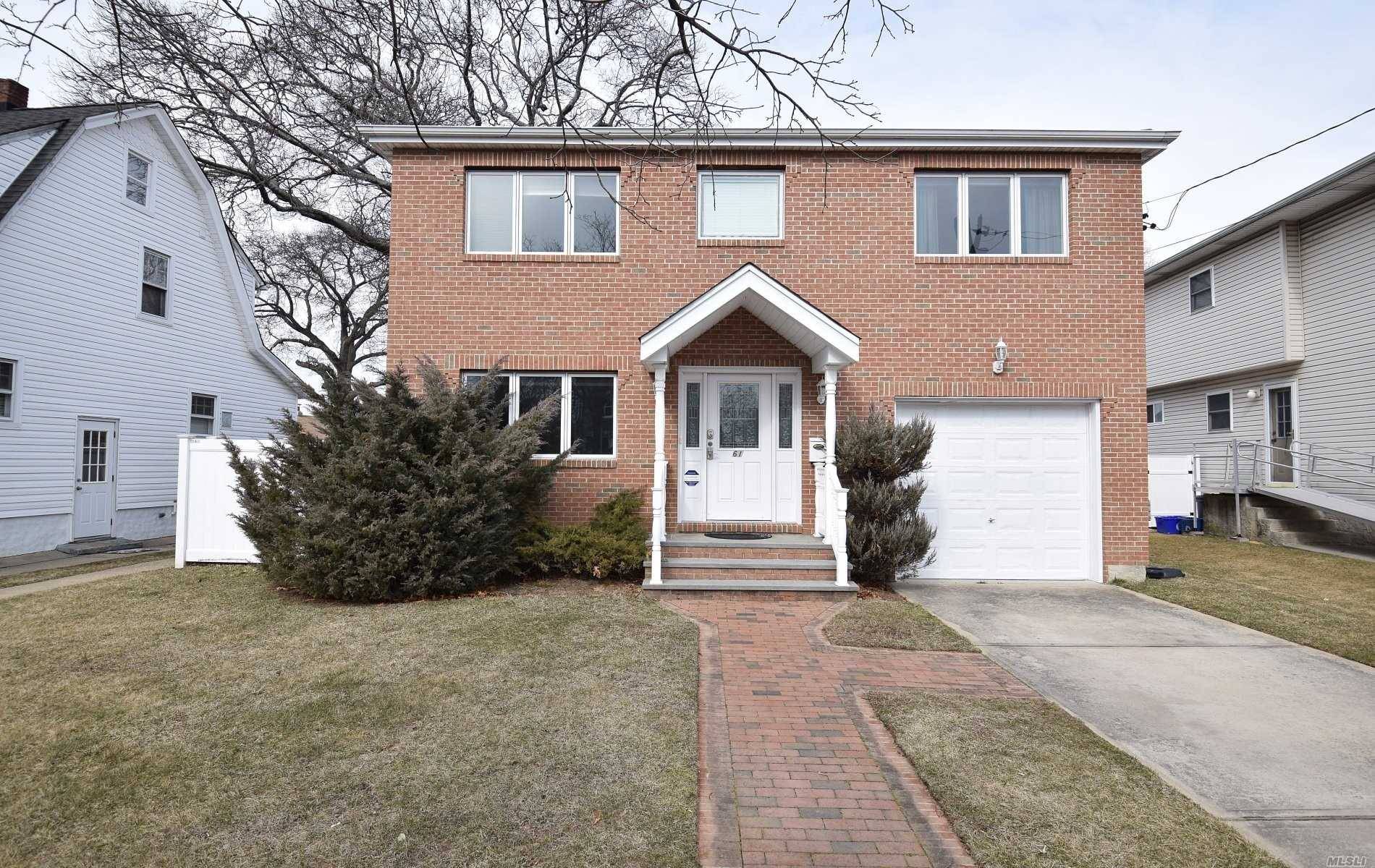 2005 Colonial on an Oversized Property, Mint Condition, Beautifully Renovated, 5 Bdrs, 2.