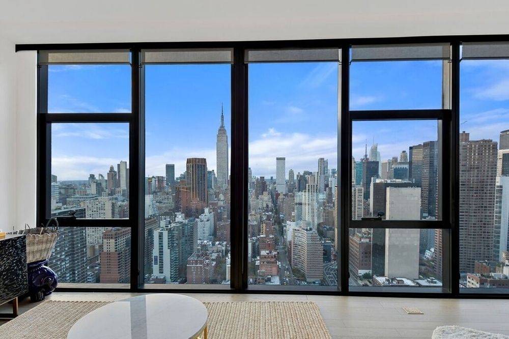 DAZZLING 2 Bedroom 2 Bath in Murray Hill with Unobstructed Views of The Empire State Building, East River, and the Manhattan skyline!!!!