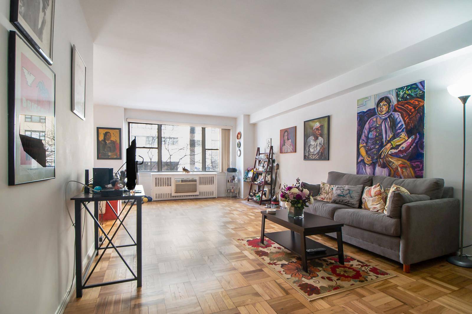 Welcome to this sun drenched, super spacious alcove studio right in the heart of Murray Hill.