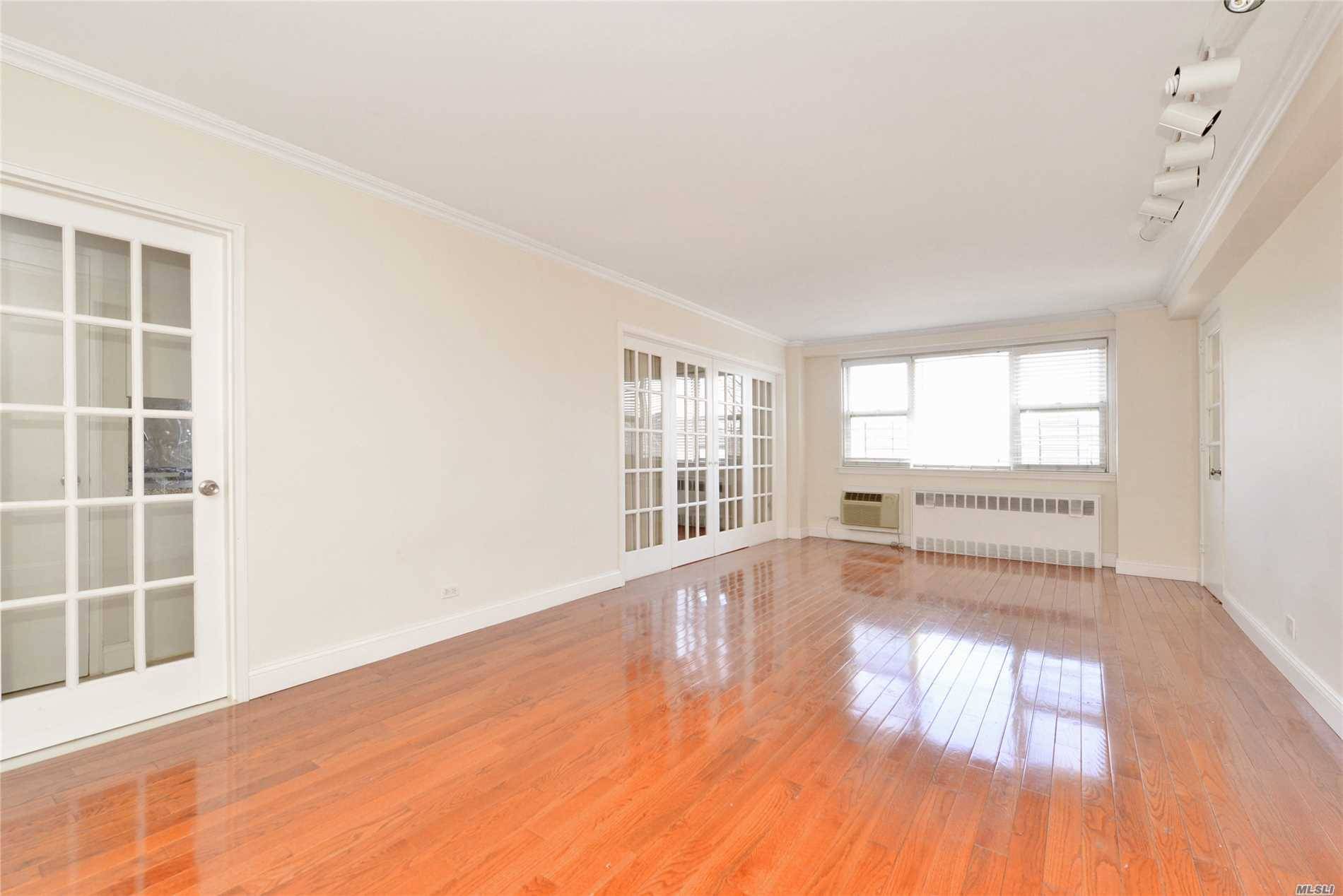 Sunny, Gorgeous And Convenient 3Br, 2 Bath Corner Apt with Large Balcony In The Heart Of Forest Hills.