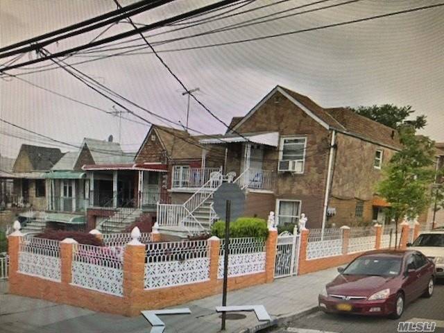 Multi Family In Bronx. Nearby Schools, Grocery Stores, Coffee Shops And Restaurants