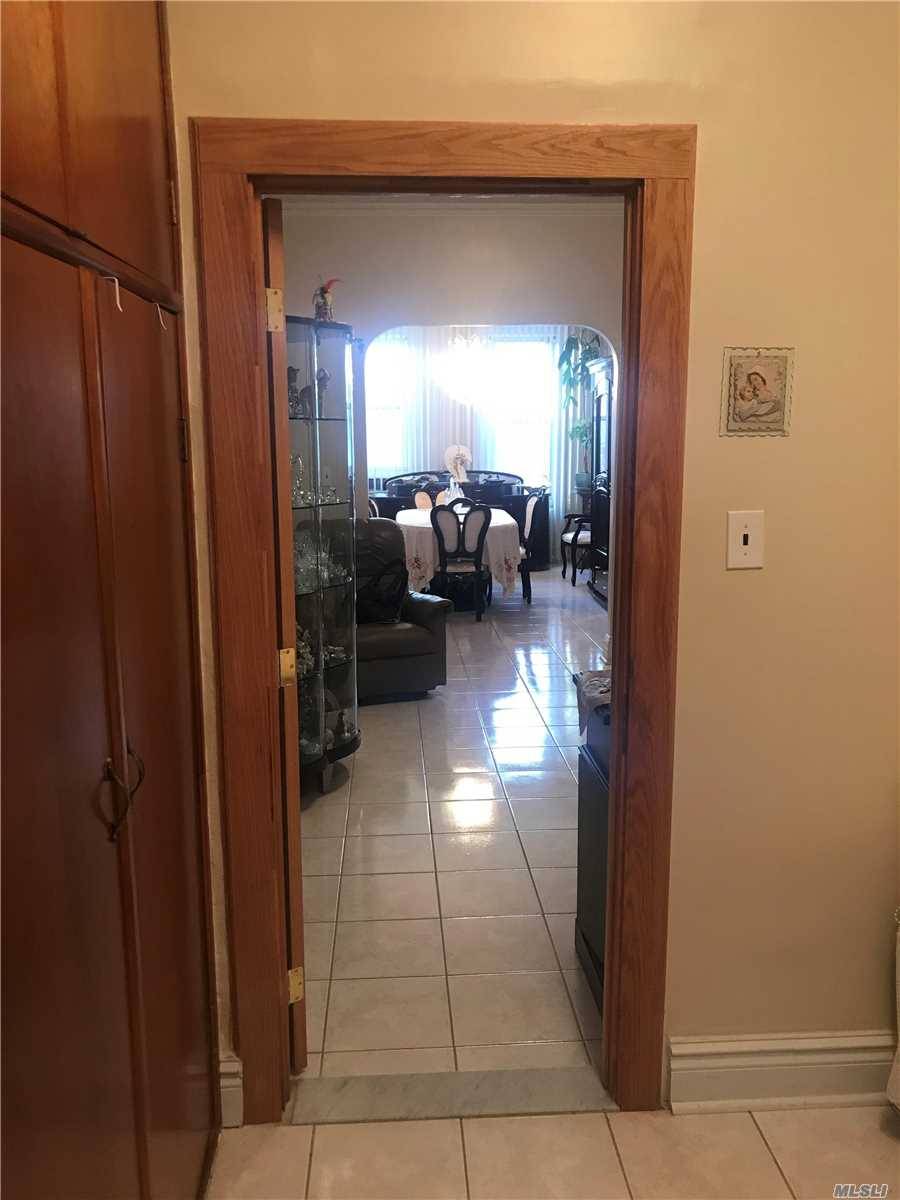 DESIREABLE NEIGHBORHOOD CONVENIENT TO TRANSPORTATION QUIET NEIGHBORHOOD PLENTY OF CLOSET SPACE ON EACH FLOOR TRULY AN IMMACULATE HOME MOVE RIGHT IN HI CEILINGS ON EACH FLOOR MANY UPDATES OVERSIZED FORMAL ...