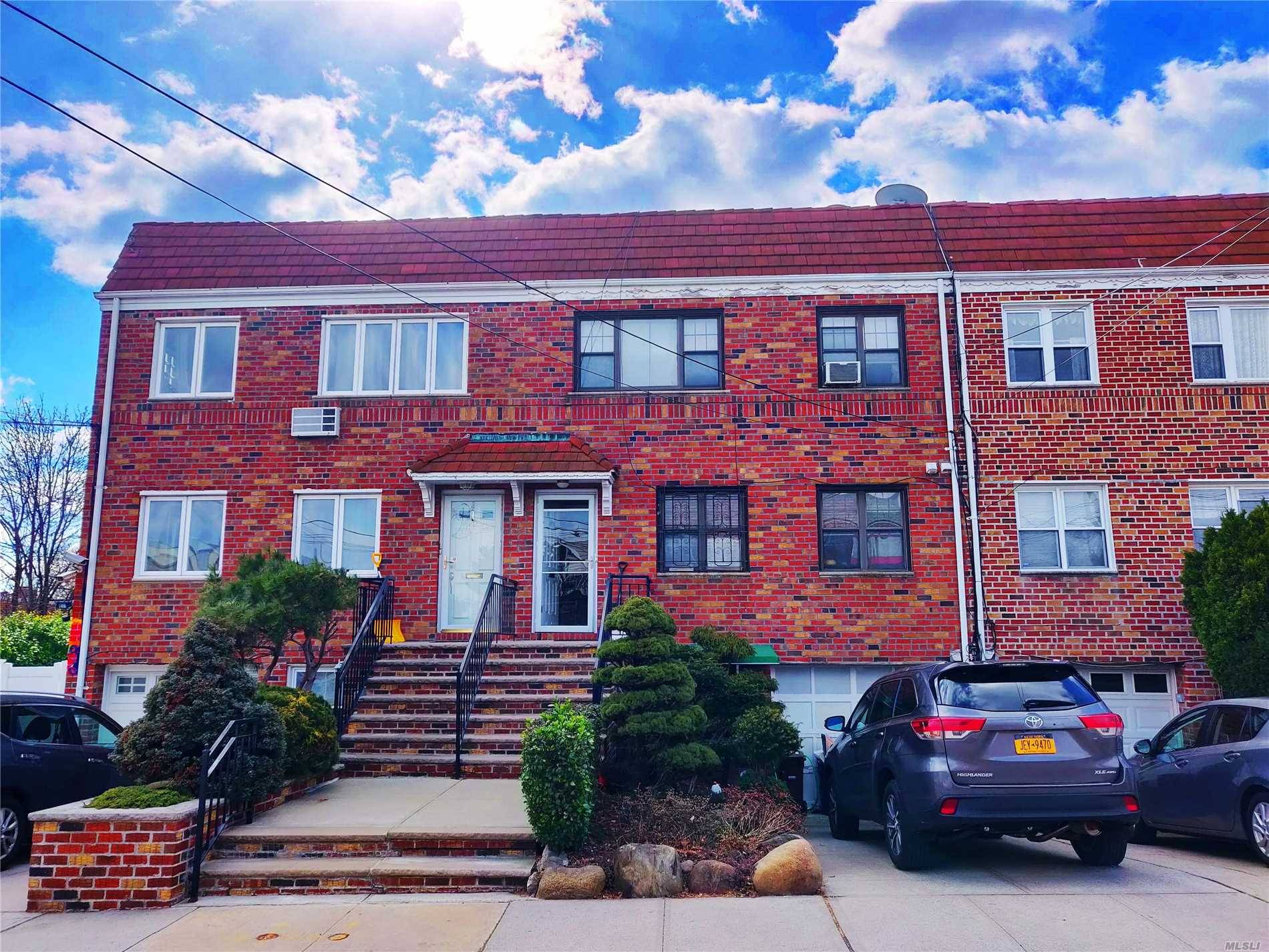 Sunny and cozy home. Superb location center of Maspeth, walk to buses Q18, Q47, near P.