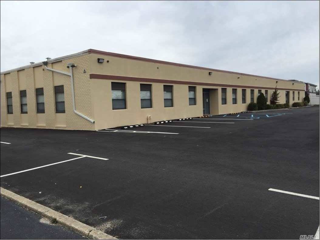 6, 000 SF Unit, About 5, 000 SF of Warehouse and 1, 000 SF Offices.