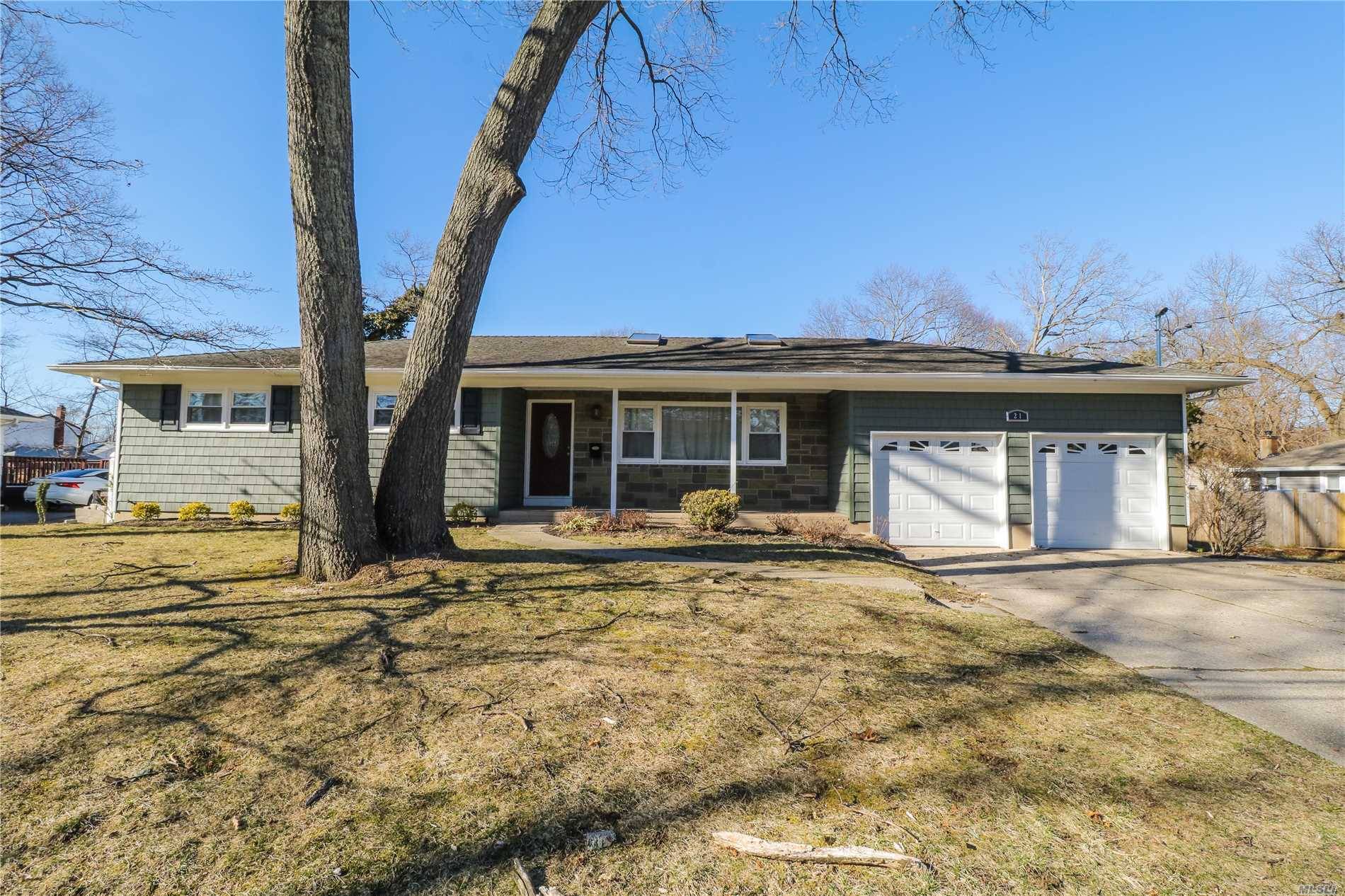 Beautiful Ranch Style Home, All updated with New Kitchen, Bath, Roof, CAC.