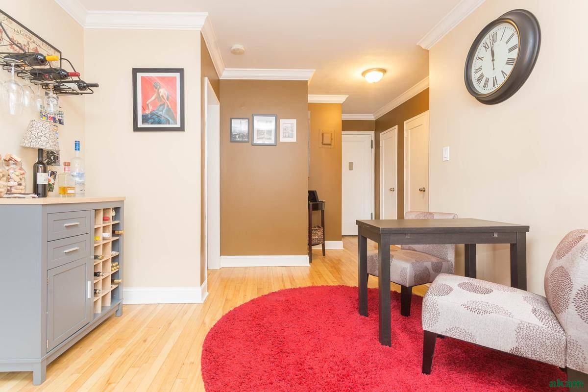 Tastefully renovated, move in ready apartment Sunny Western Exposure Kitchen with granite counter tops and subway tiles Original Hardwood floors throughout Windows in Every Room Low maintenanceThe Amherst is located ...