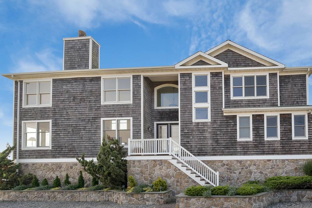 Spectacular Open Bay Views in Westhampton!