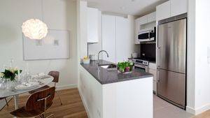 Large 2 bed / 2 bath with Luxurious Finishes and Gorgeous Sunrise Views Over the East River