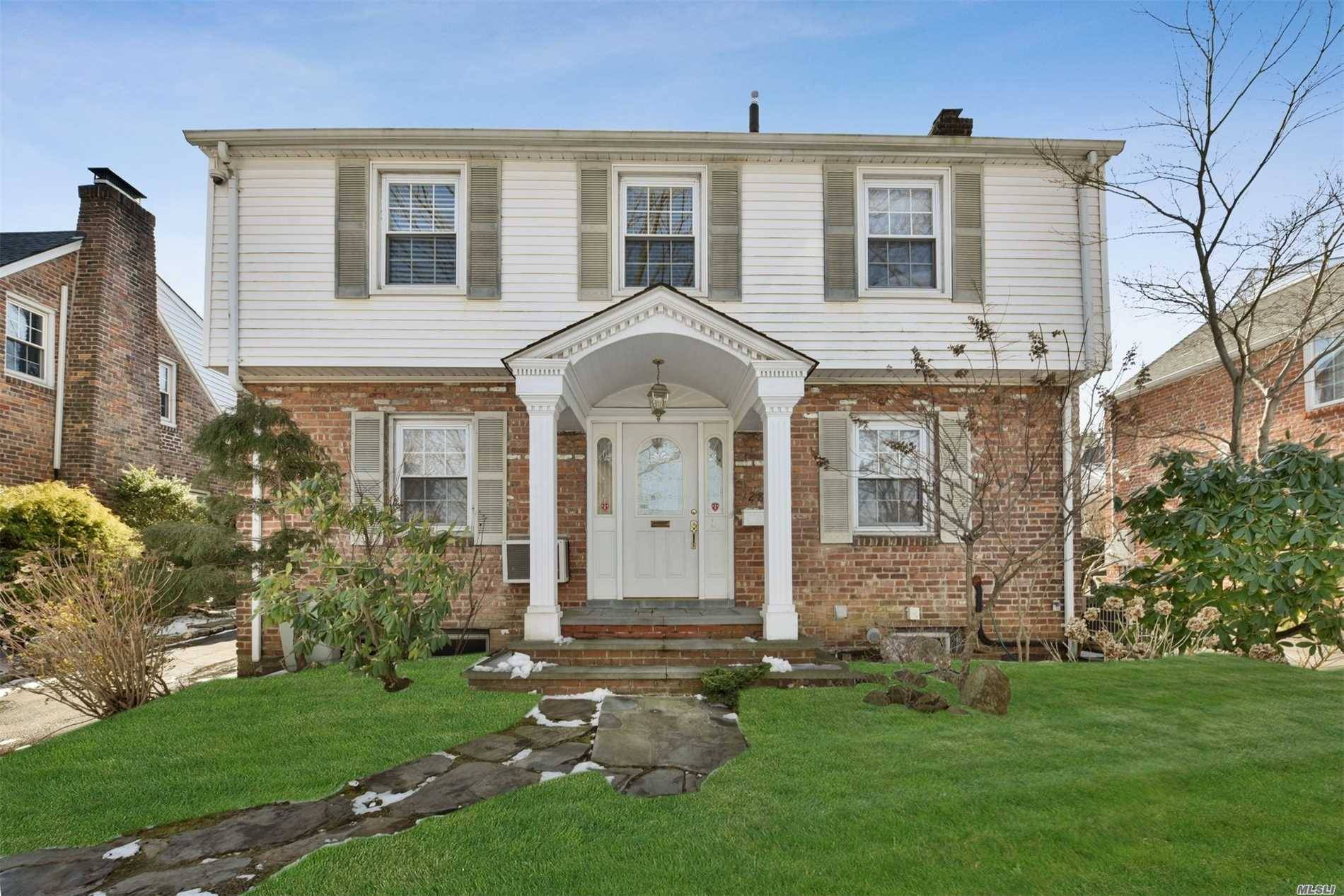 Center Hall Colonial In The Sought After Uplands, Conveniently Located Near Parks, Shopping And Buses.