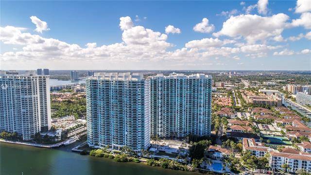 **** This beautiful waterfront condo is immaculate