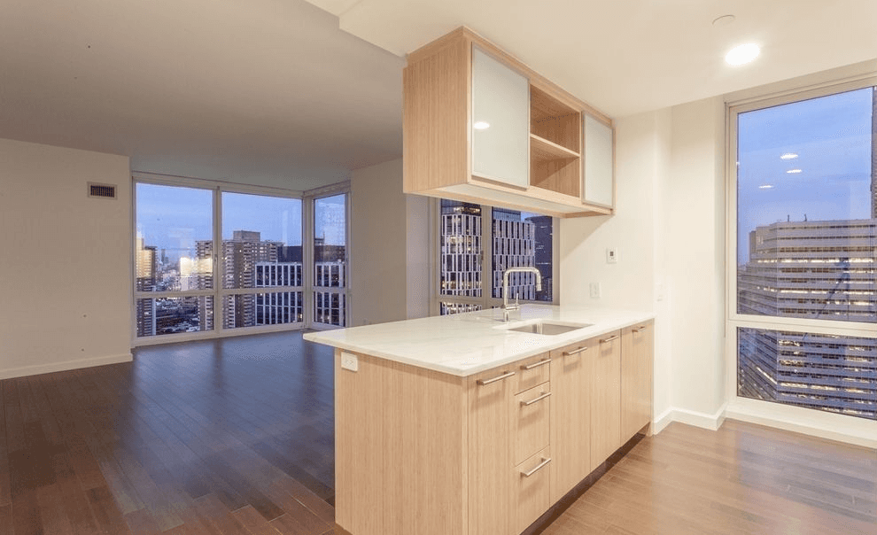 Exquisite 2 BD / 2 BA in Battery Park City. NO FEE