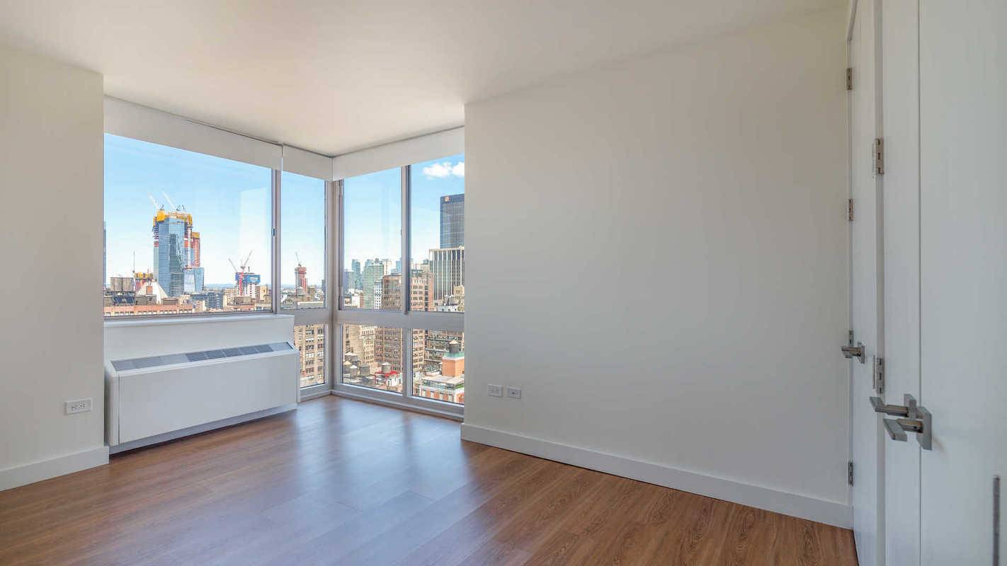 No Fee! Stunning 2 Bedroom in Chelsea with state-of-the-art green' design!