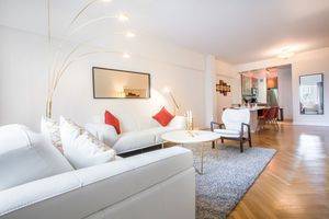Large Renovated Convertible 2 Bedroom in a Full Service Luxury Building in Murray Hill