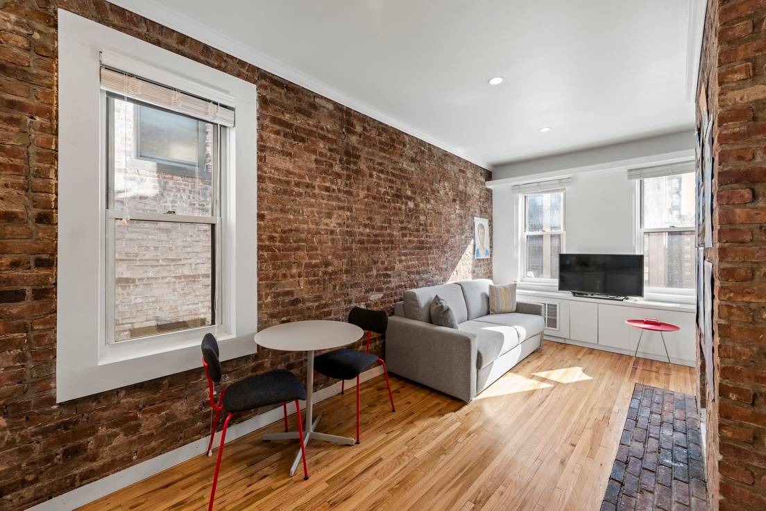 Renovated 1 Bedroom in the Heart of Gramercy