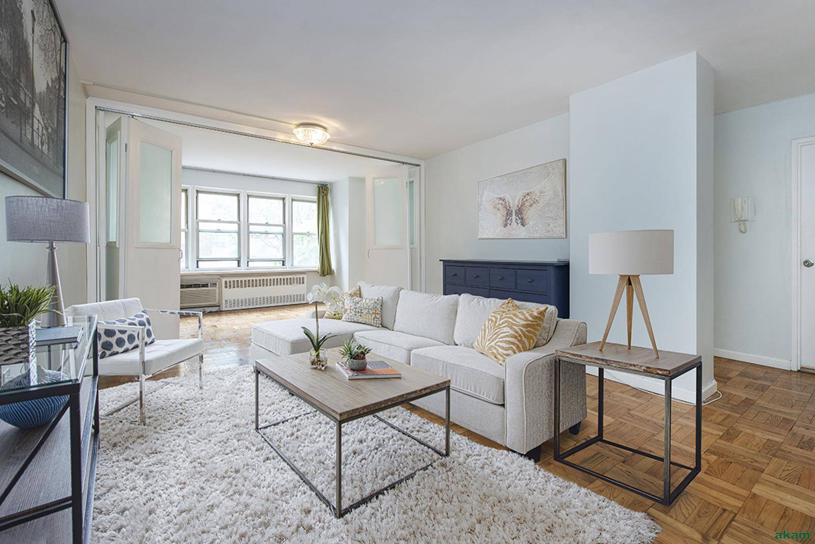 155 East 38th Street, 6 B has been recently renovated and awaiting your arrival.