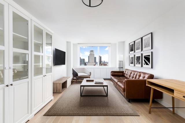 Is this the most efficient renovated corner 3 bedroom apartment located in a full service building with big views, outstanding light and access to the very best of New York ...