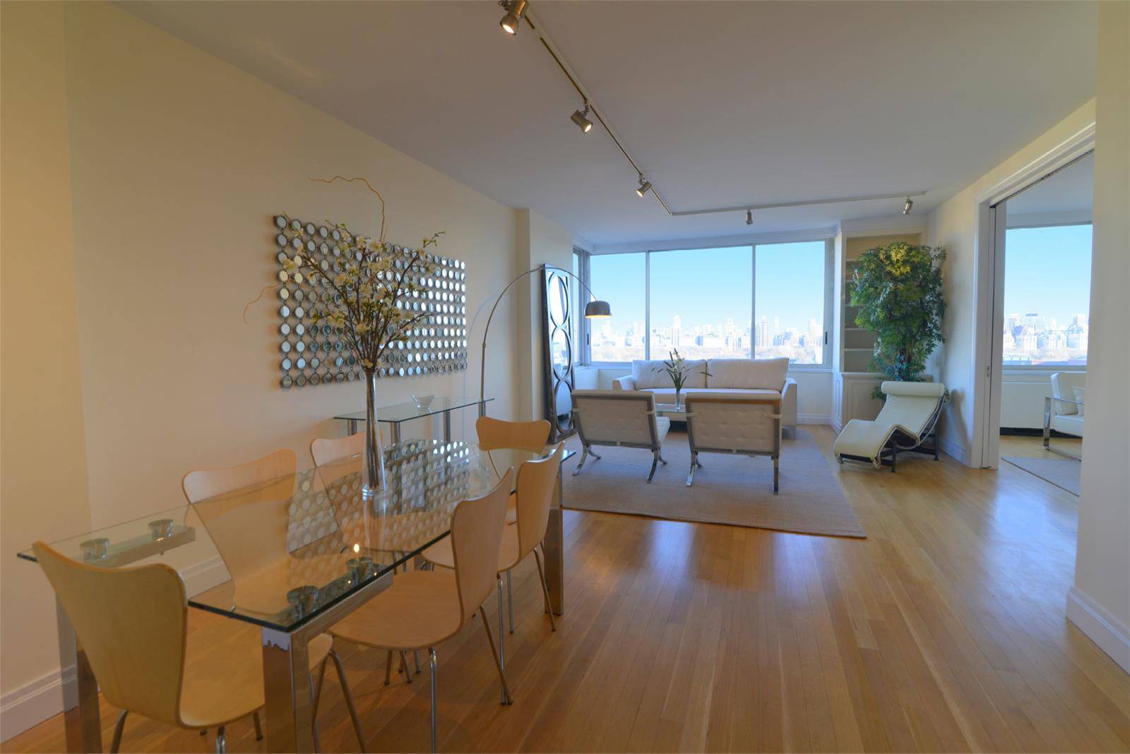 THE RESIDENCEThis is the masterpiece three bedroom condominium home of your dreams, just steps off Central Park !