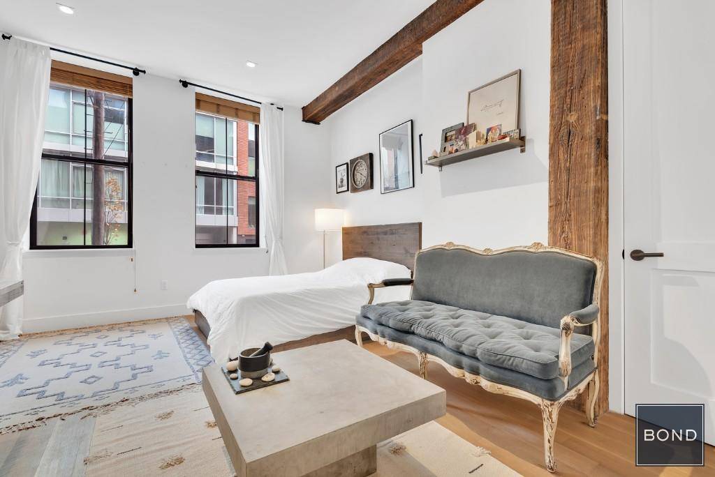 Incredible studio in former factory, this building was converted by Brooklyns celebrated architectural the Meshberg group to a luxury condominium.
