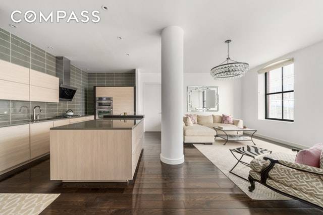 In the heart of TriBeCa s landmark historic district, 250 West Street the monumental former warehouse built in 1906 is being transformed into a unique collection of 111 luxury condominium ...