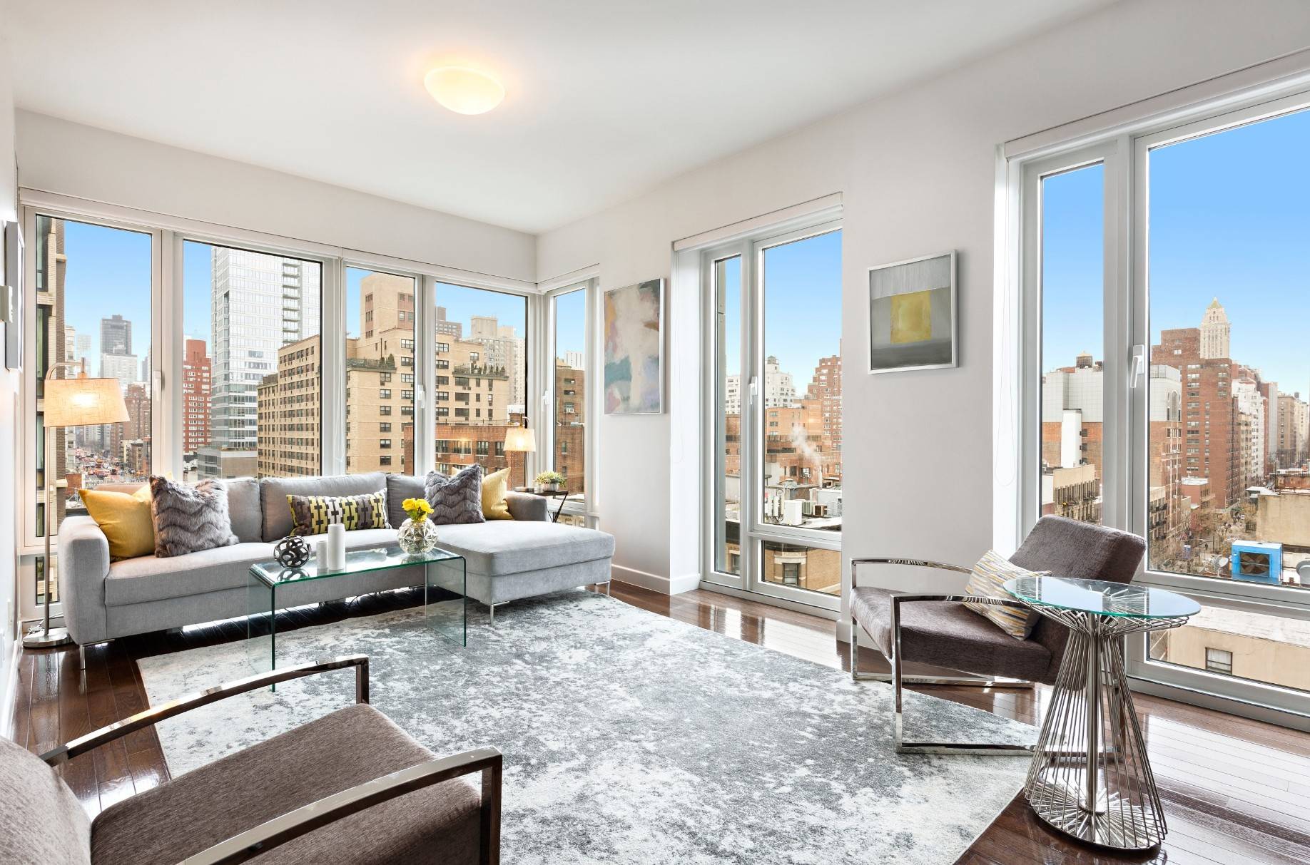 WENT INTO CONTRACT DID NOT CLOSE BEAUTIFUL, ELEGANT TRIPLE MINT MOVE IN CONDITION 3 Bed 3 Bath Lenox Hill Incredibly bright South and West city views Elegant expansive entertainment area ...