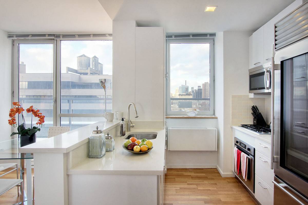 RPXEnjoy city and Hudson River views from this wonderful corner one bedroom home at the Atelier.