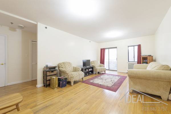 A Great Investment ! Welcome to this spacious and perfectly laid out three bedroom, two bathroom condo apartment in West Harlem Manhattanville, currently tenant occupied with a lease until 8 ...