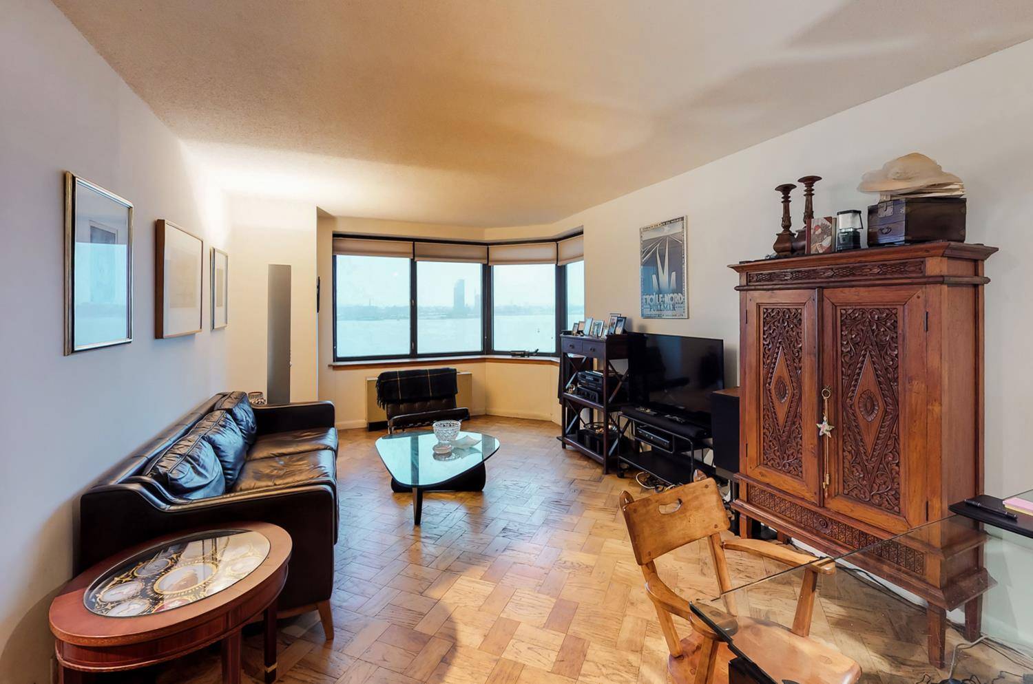 BREATHTAKING VIEWS OF THE EAST RIVER IN THIS AMENITY RICH CONDO BUILDING !
