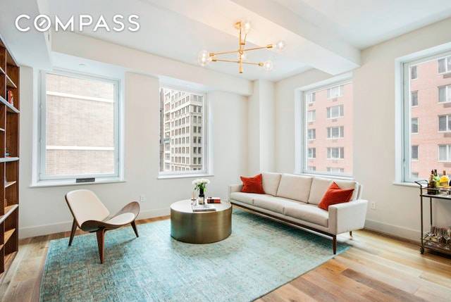 This beautiful TriBeca 2 bedroom 2 bathroom 1, 180 square foot corner residence has been kept in impeccable condition since being renovated two years ago.