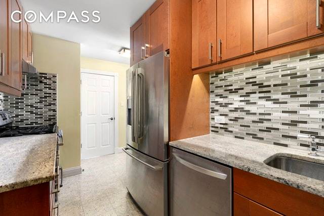 At approximately 1000sf with great light and unobstructed bridge and city views, this beautifully renovated 2 bedroom 1 bathroom cooperative with private terrace and available parking only 160 month is ...