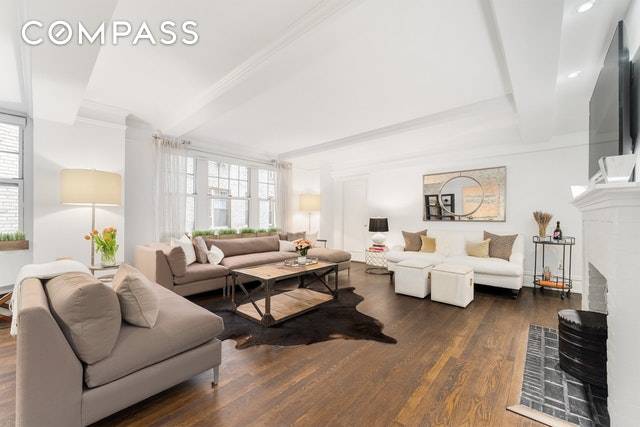 This elegant three bedroom three and a half bath residence conjures the pre war aesthetic of 2 Horatio Street to create a space that is modern and sophisticated while preserving ...