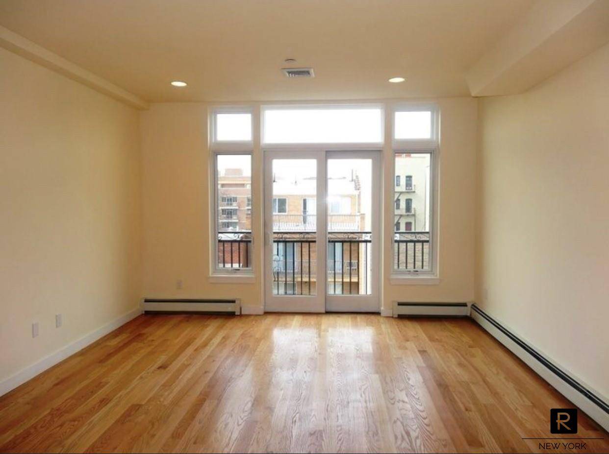 New construction condo in the heart of Astoria, with a long list of amenities brand new gym, furnished roof deck with a view of Manhattan, private balcony, private 6X8 storage ...