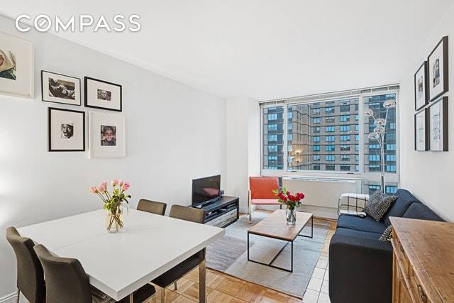 This bright two bedrooms two bathroom apartment with smart lay out, floor to ceiling windows and south exposure with open city views features great quality finishing through out the unit ...