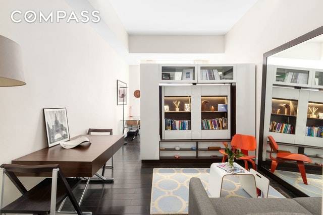 Welcome to this modern, meticulously laid out studio on convenient Fulton Street.