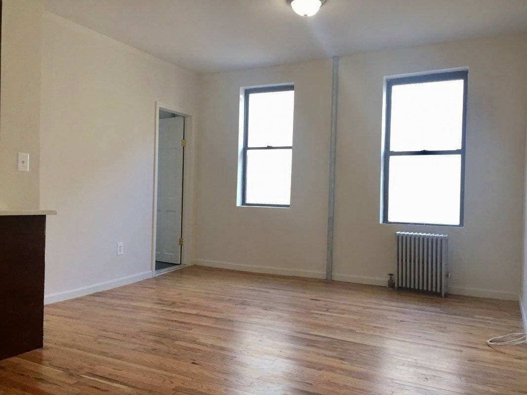 NO FEE DISHWASHER GREAT NATURAL LIGHT ELEVATOR BUILDING BEAUTIFUL HARDWOOD FLOORS STAINLESS STEEL APPLIANCES LOTS OFF CLOSET SPACE EAT IN KITCHEN CLOSE TO THE 1 TRAIN NEAR THE BEST OF ...