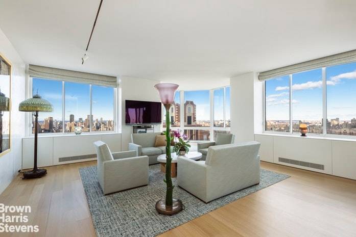 38th Floor Condo With Park amp ; City ViewsSpectacular 7 room residence perched on the 38th floor with sweeping open views of Central Park and the city skyline.