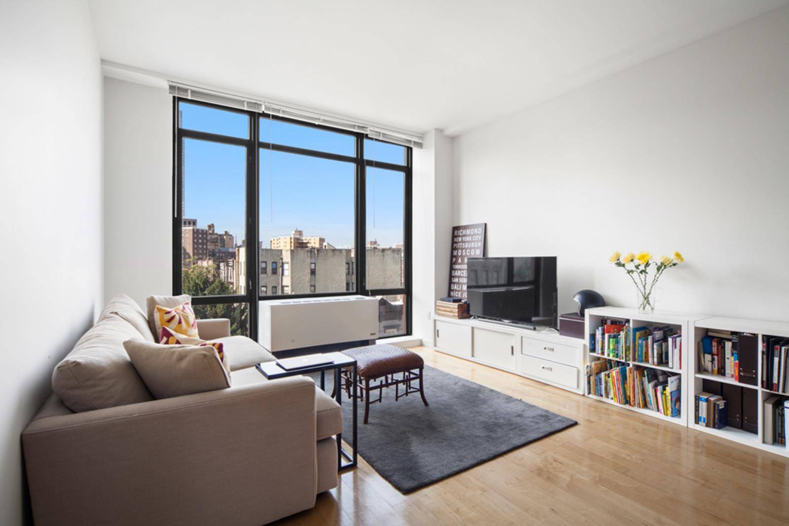Spacious Carnegie Hill 1BR in the Copper Hill Condominium features 9'5 floor to ceiling windows in both living room and bedroom with splendid open city views, including a view of ...