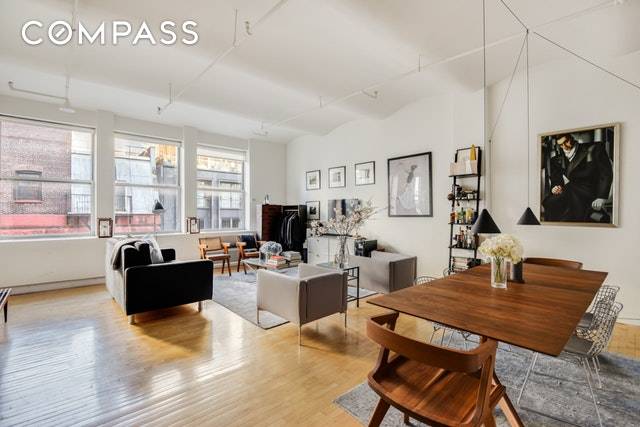 A quintessential loft in the historic Hellmuth building located in the heart of Chelsea.