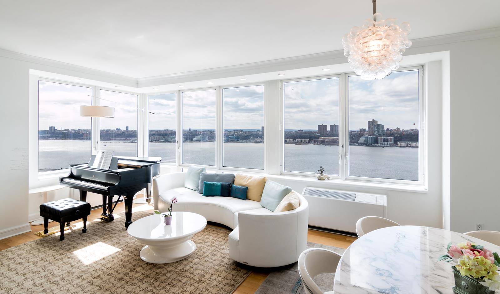 Stunning views of the Hudson River This corner unit 3BR 3.