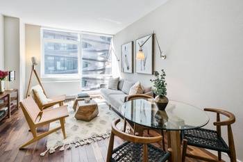 Luxurious 1 bedroom in Chelsea with rec room, lounge, indoor pool and fitness center