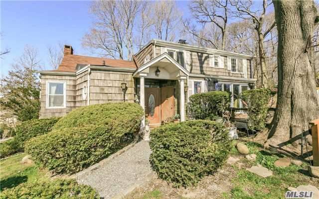 Delightful 1902 Oldie Overlooking Li Sound With Renovated Steps To Beach And Views Front And Back To Northport And Lighthouse.