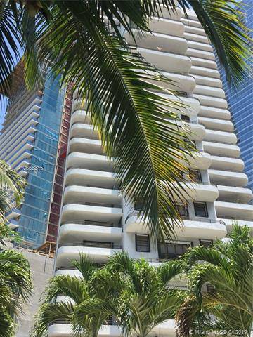 SE Corner unit boasts open floor plan with great views of Biscayne Bay