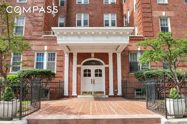 Clinton Hill... This is a spacious two bedroom unit in a classic pre war co op with an intimate vibe.