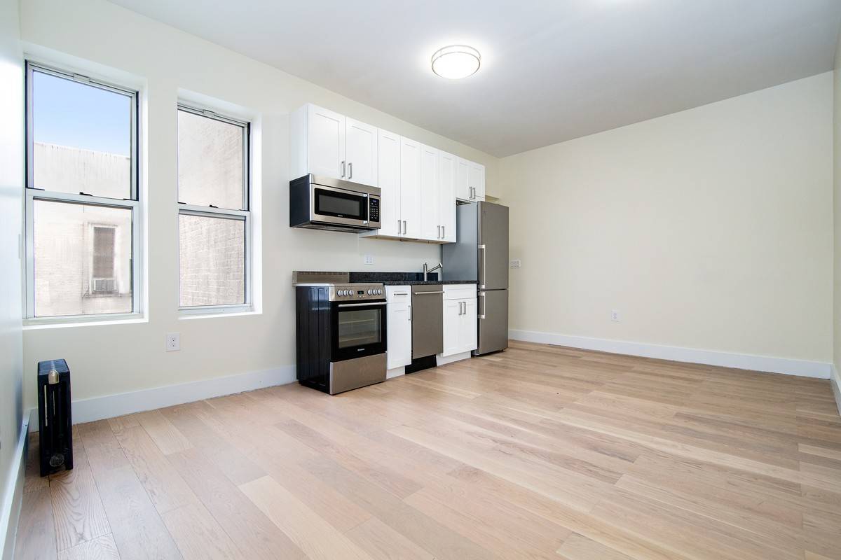 Just Listed ! No Fee amp ; newly renovated 2 bedroom in the heart of Stuyvesant Heights !