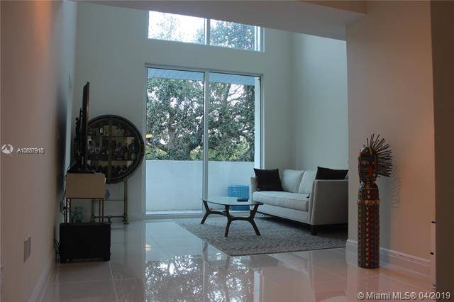 Stunning HIGH CEILINGS 2 Bed + Den & 2 Bath Town Home for rent available NOW