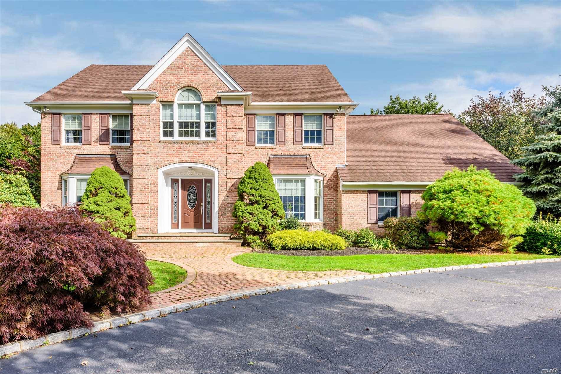 Stately Center Hall Colonial On Level One Acre Landscaped Property In Harborfields Sd 6.