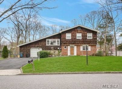 Hauppauge Schools Roof Siding approx 6 yrs yng Updated Windows Appliances Updated Expanded Wood Floors Gas Heat