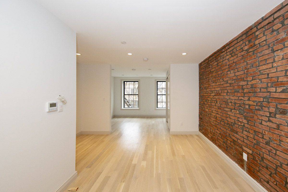 BRAND NEW GUT RENOVATED LARGE STUDIO WITH W/D IN-UNIT!