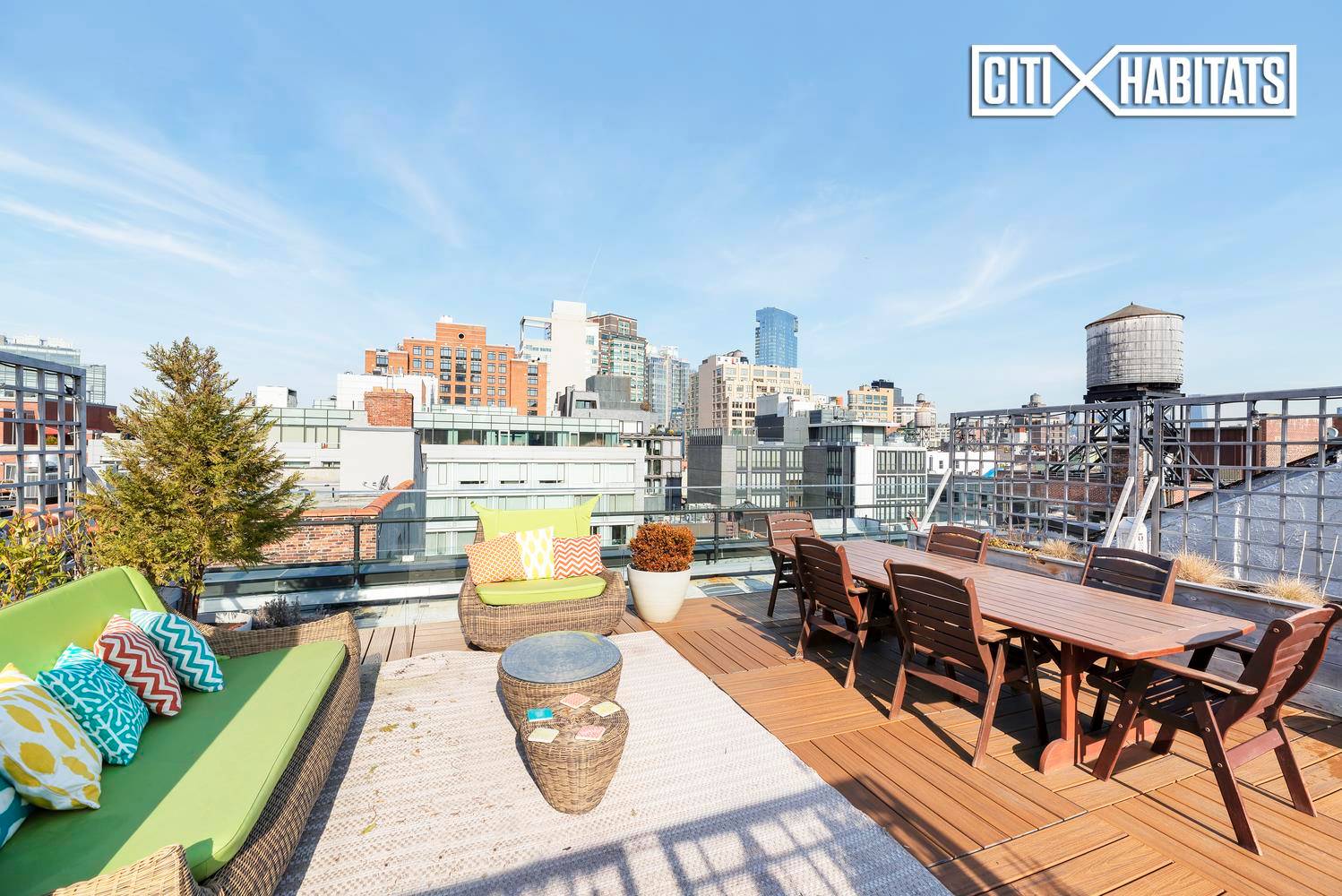 Summer Deal in Soho ! ! Be dazzled with this exciting opportunity to live in the most stunning Loft in SoHo.