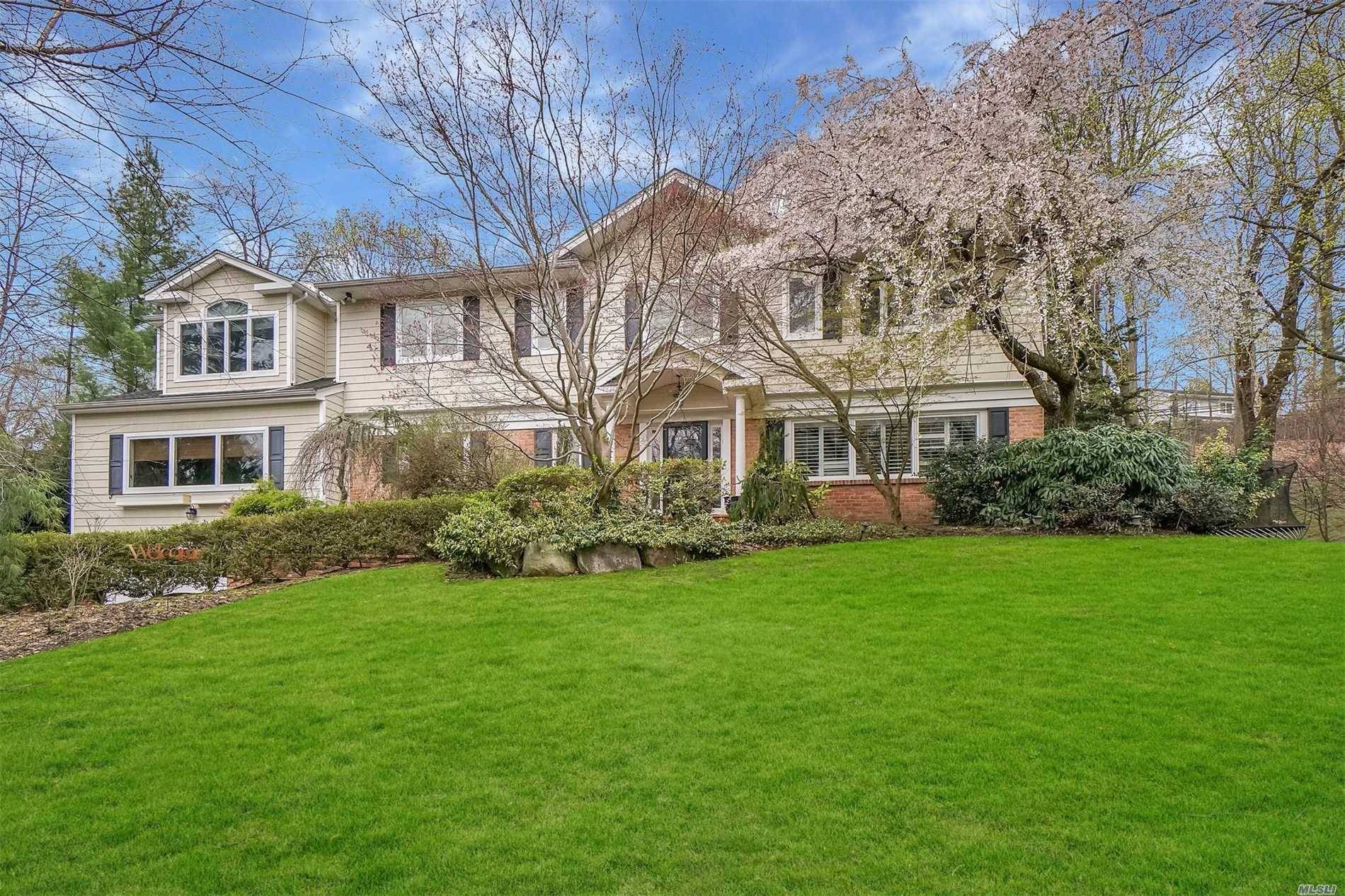 Entertainers Dream Colonial In Sought After Country Estates !